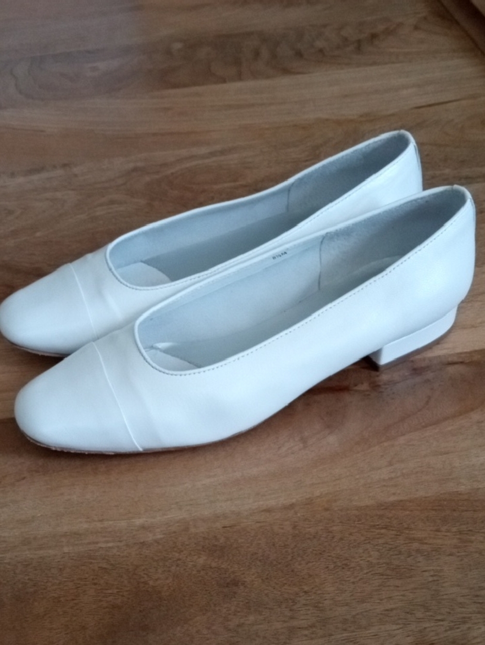 Vaneli Leather Flats